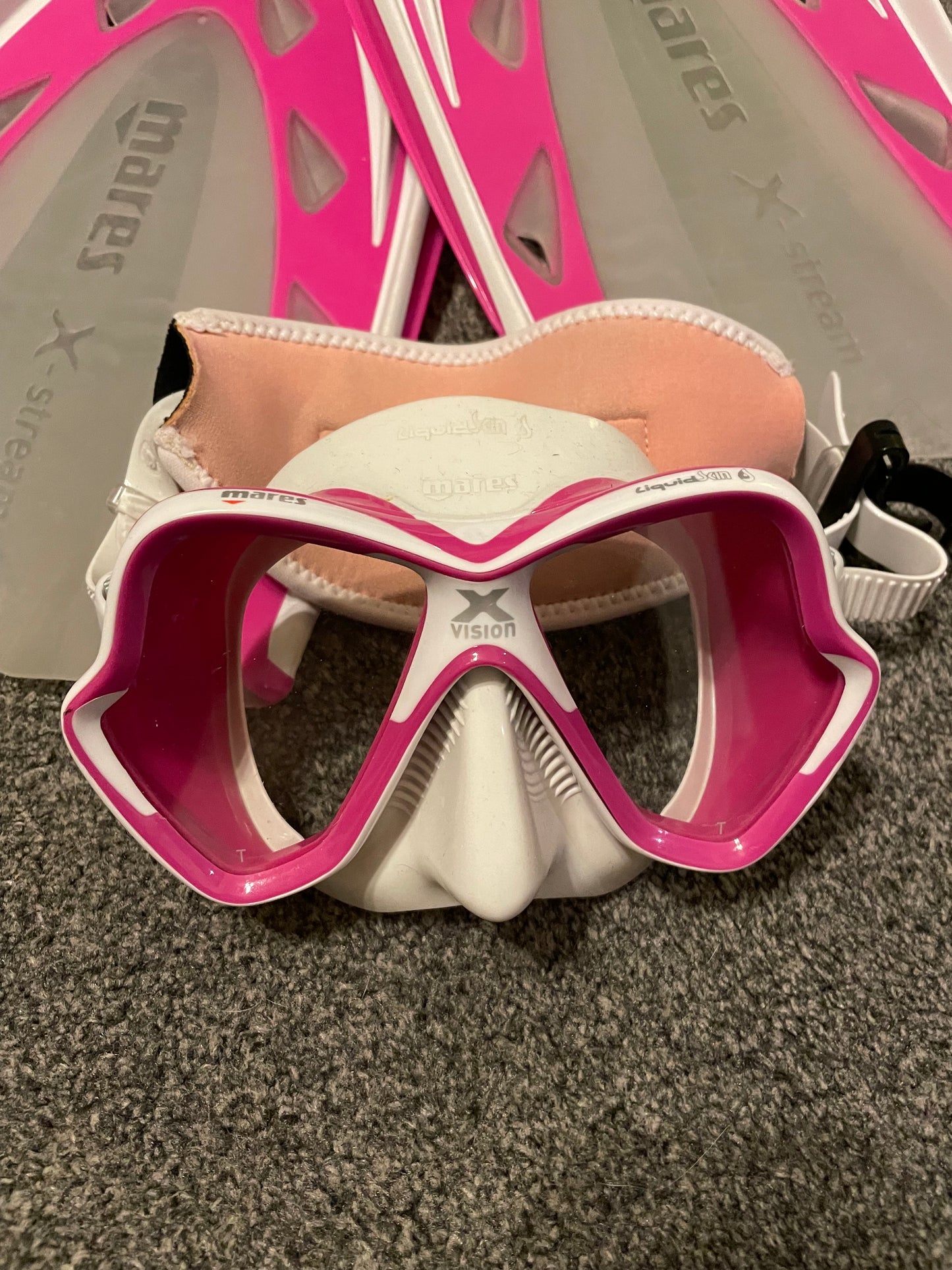 New Old Stock Mares Xstream Fins pink Size Regular and Mares Liquid Skin Mask pink.