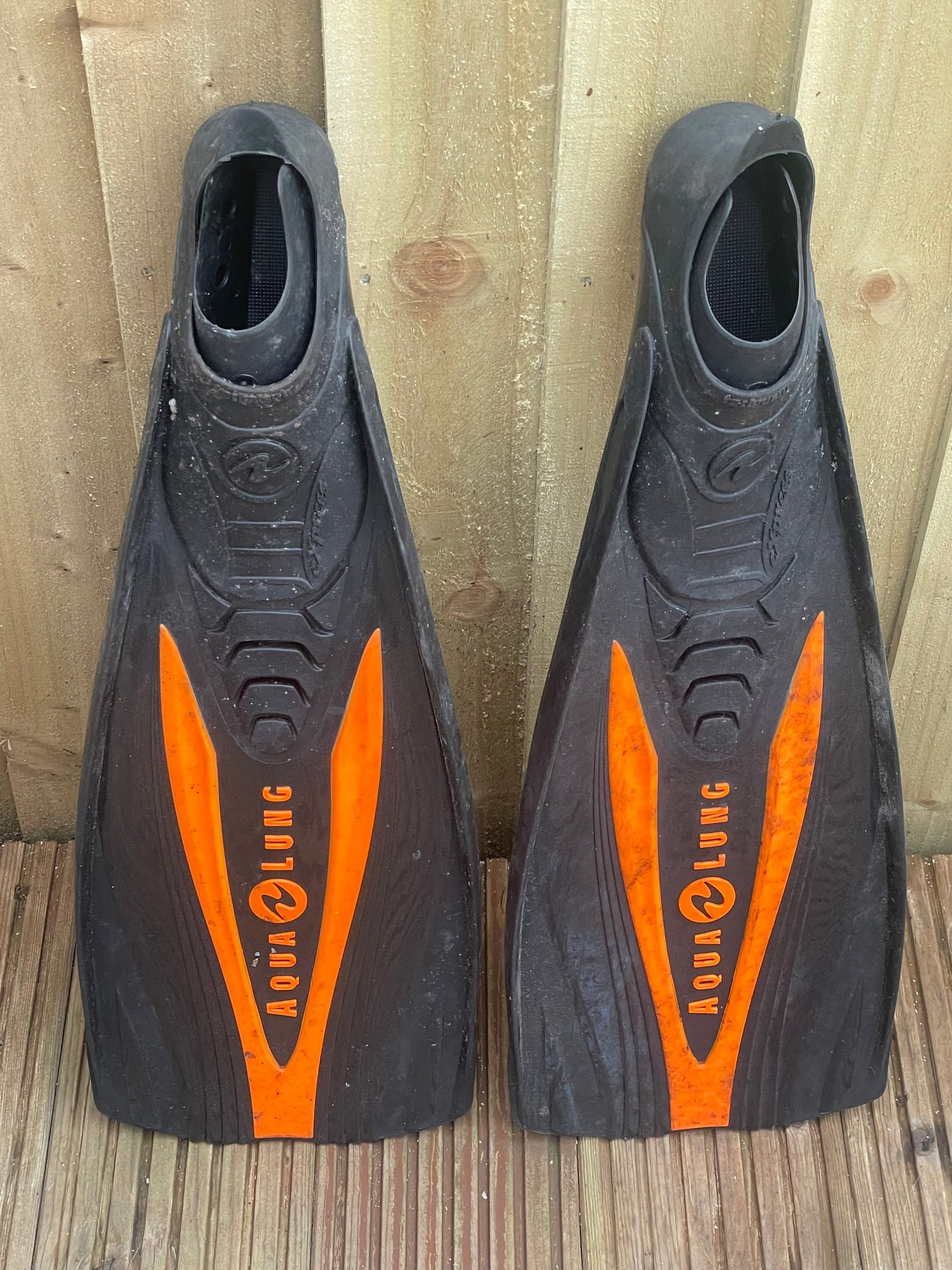 Aqualung Scuba Fins. Size 4-5